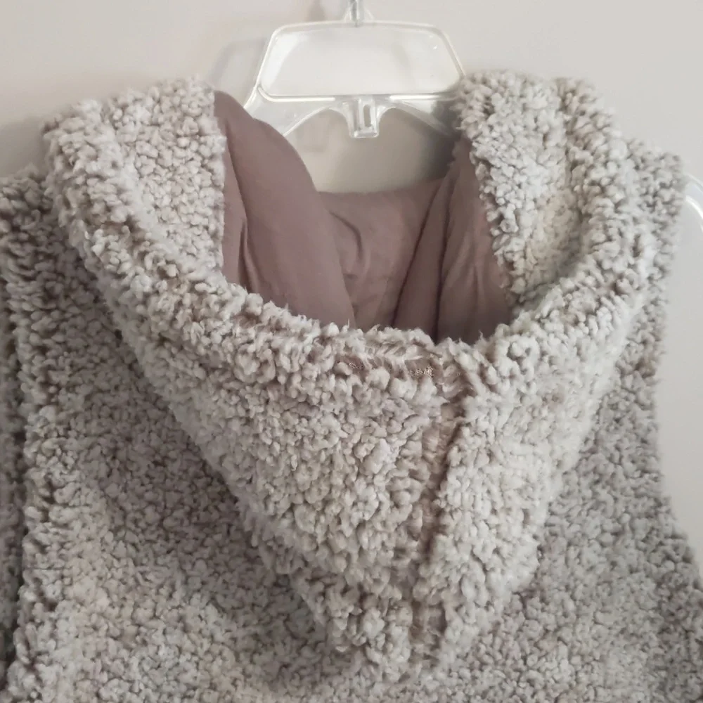 Hooded Vest--Krazy Kat - Picture 3 of 6